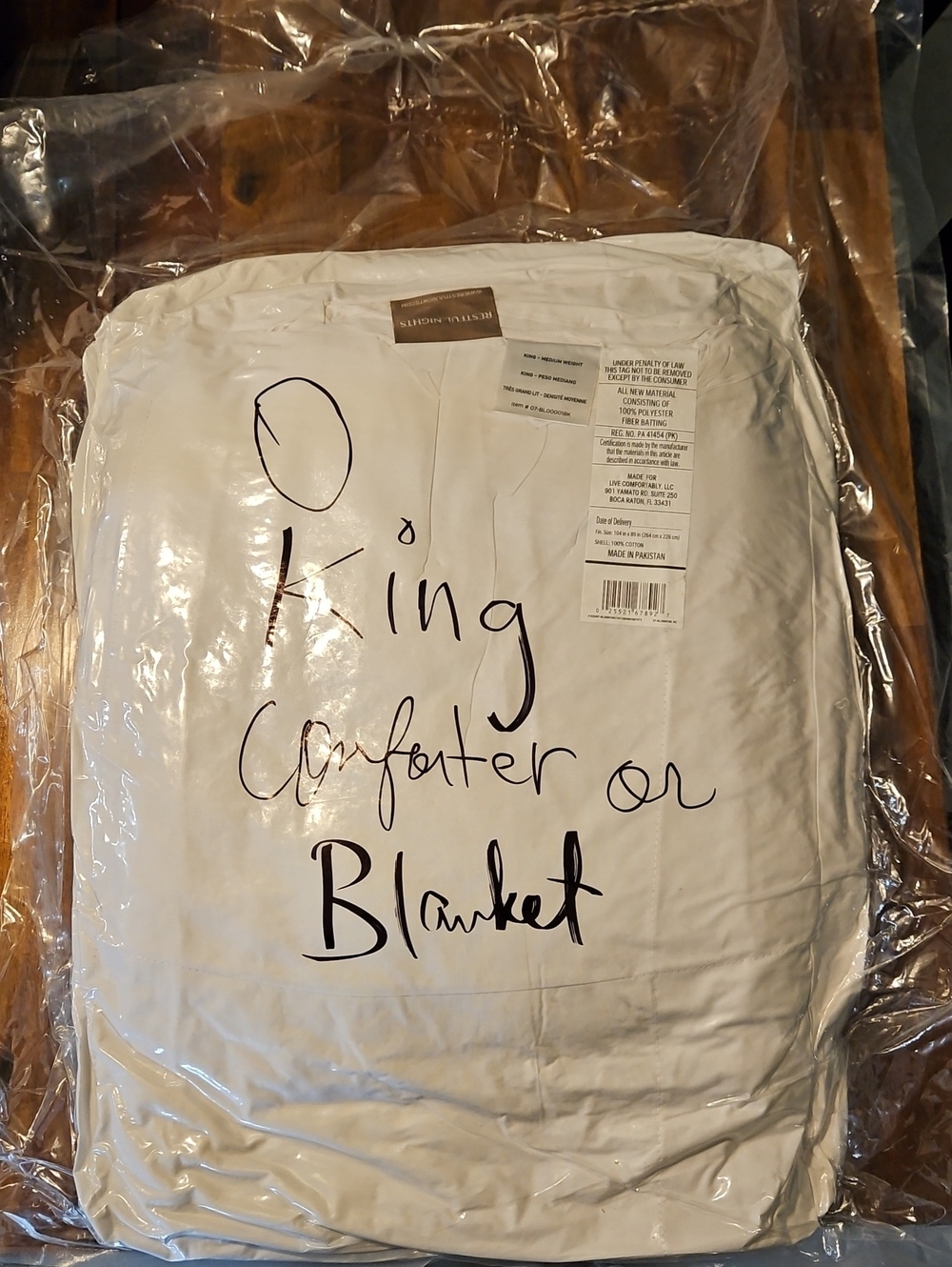 Restful Nights, KING down- alternative comforter. Medium weight.